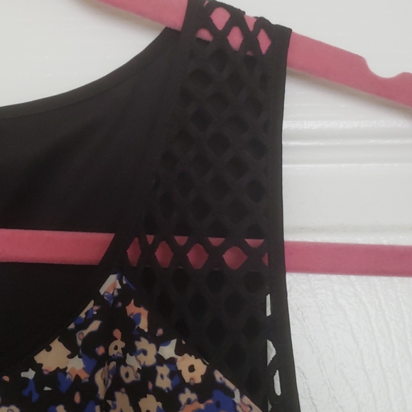 Dress - Picture 3 of 4